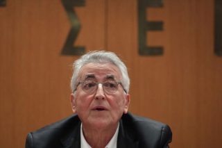 Αντιδράσεις ΠΑΜΕ και ΕΜΕΙΣ-ΑΡΚΙ στο νέο προεδρείο της ΓΣΕΕ: «Συγκυβέρνηση συνδικαλιστών από ΠΑΣΟΚ και ΝΔ»